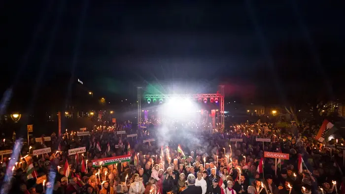 Orbán Viktor: egy ukránbarát kormány háborúba viszi az országot és elküldi a magyarok pénzét Ukrajnának