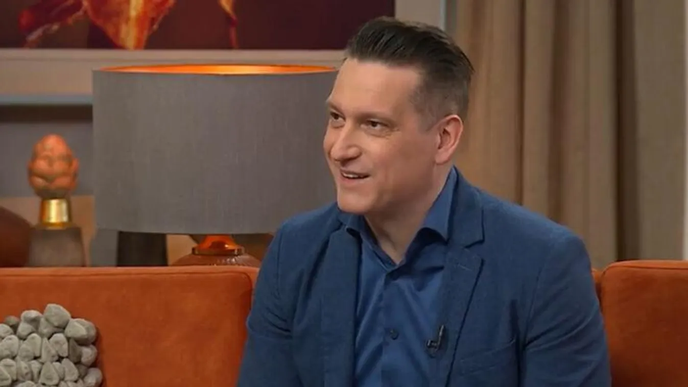 Megmutatta kislányát Pély Barna, egy éves lett Abigél