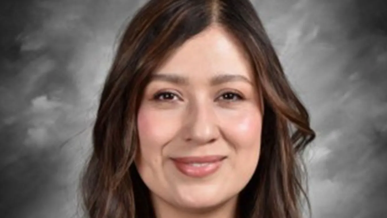 13 éves diákkal szexelt egy iskolatitkár, dicsekedett, hogy a fiú p*nisze nagyobb, mint a férjéé