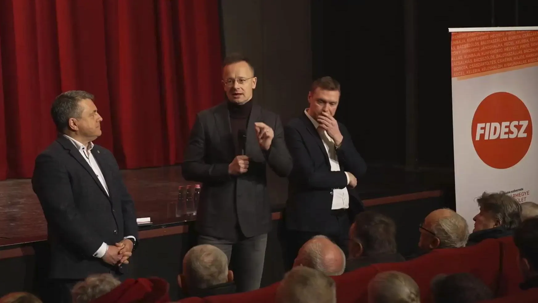 Szjjártó Péter: háromszoros rezsiszámlát és ezer forint feletti benzinárat jelent a Tisza terve