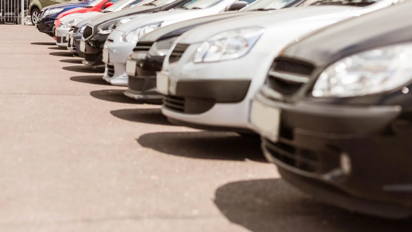 Nem létező autókat adott el – több mint 6 milliót zsebelt a 28 éves férfi