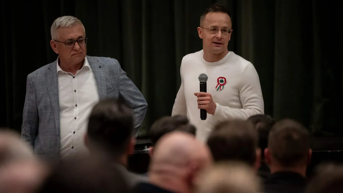  Szijjártó Péter: a jelenlegi nehézségek közepette a nullkilométeres bohócok csak bajt hoznak