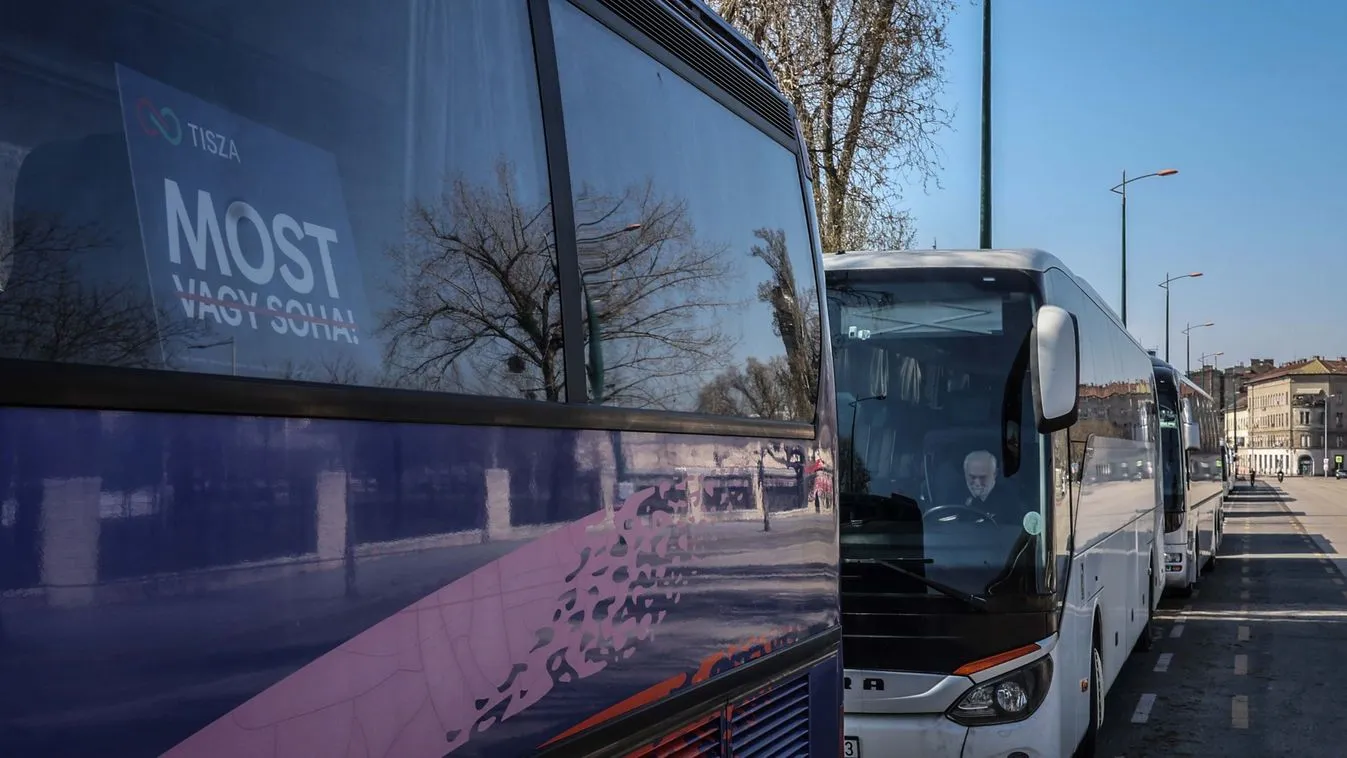 Így buszoztatják a tiszásokat a nemzeti ünnepen