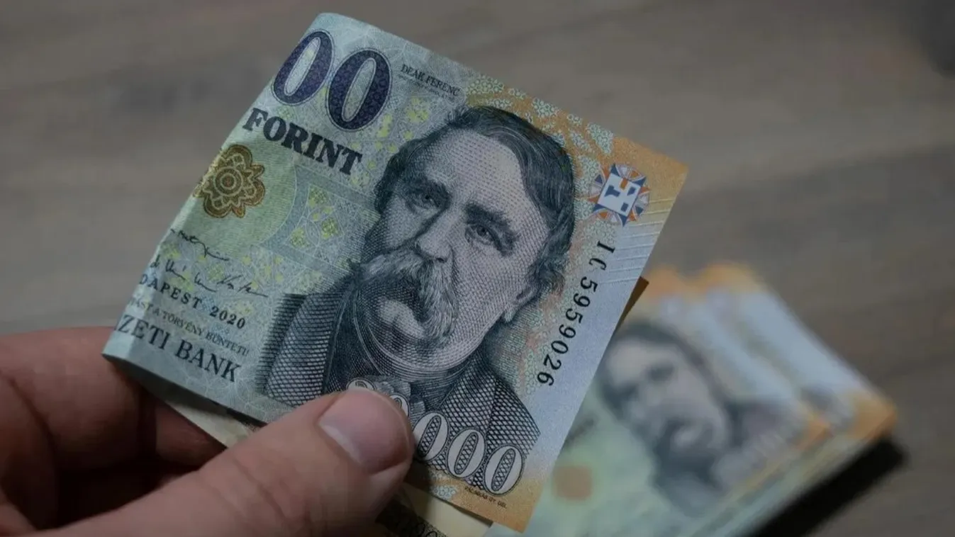 Lefizették az idősotthon igazgatóját, hogy soron kívül vegye fel szeretteiket