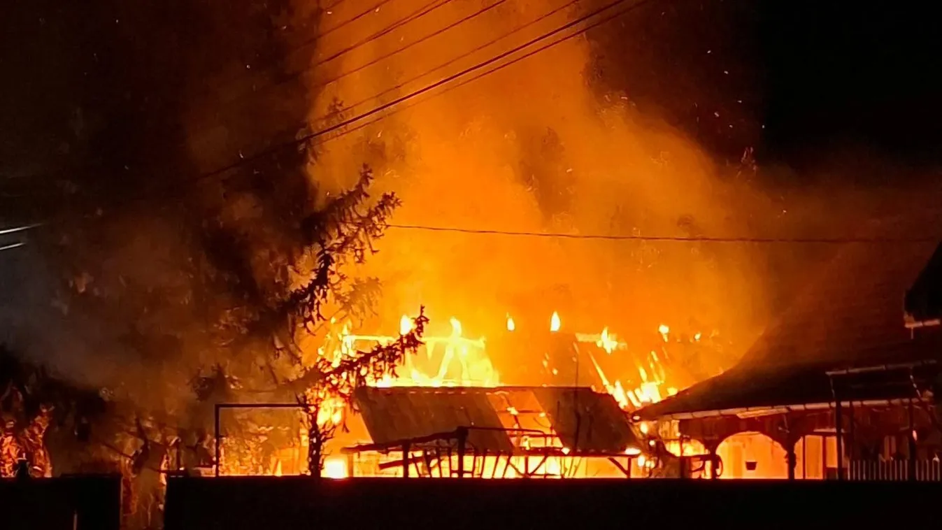 Utolsó pillanatban mentette ki a kocsiját a lángoló garázsból Zagyvarékason