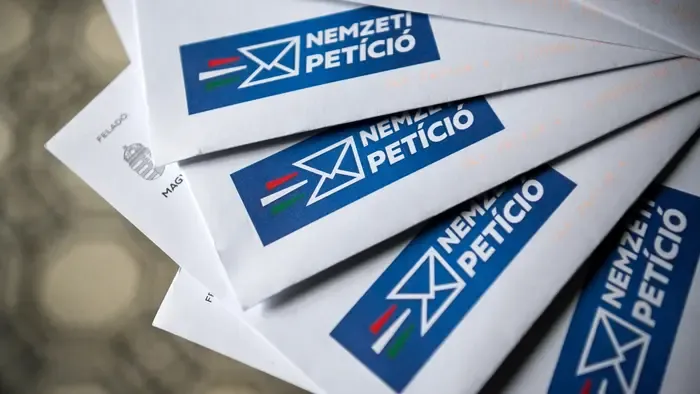 Hidvéghi: a kormány április 8-ig meghosszabbítja a nemzeti petíció határidejét