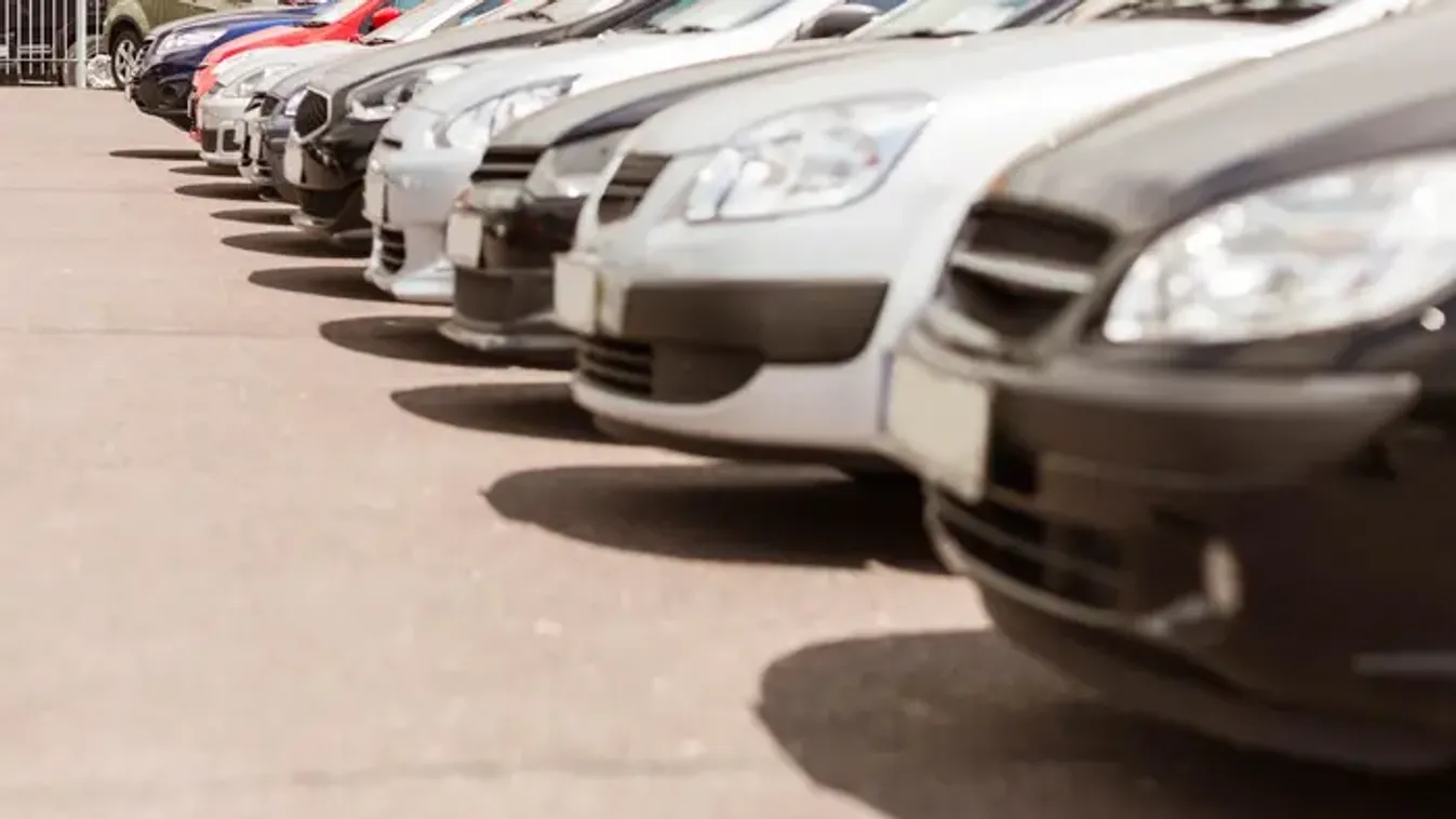 Nem létező autókat adott el – több mint 6 milliót zsebelt a 28 éves férfi