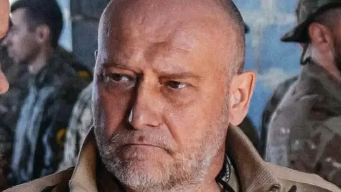 Előbb halálosan megfenyegette Orbán Viktort, majd Magyar Péter támogatására szólította fel a magyarokat