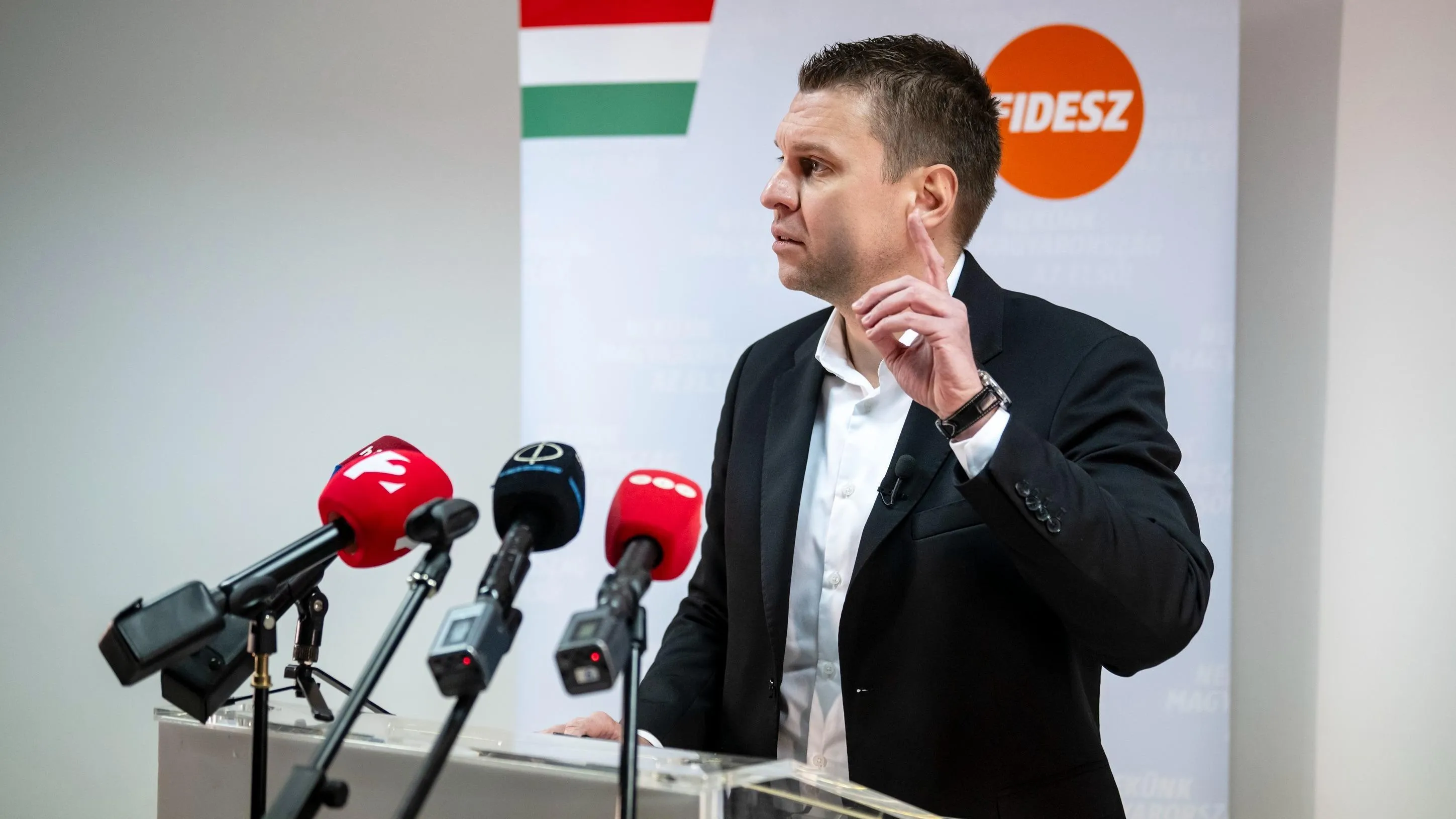 Menczer Tamás: öt bizonyíték, ami igazolja, hogy a Tisza ukránpárti