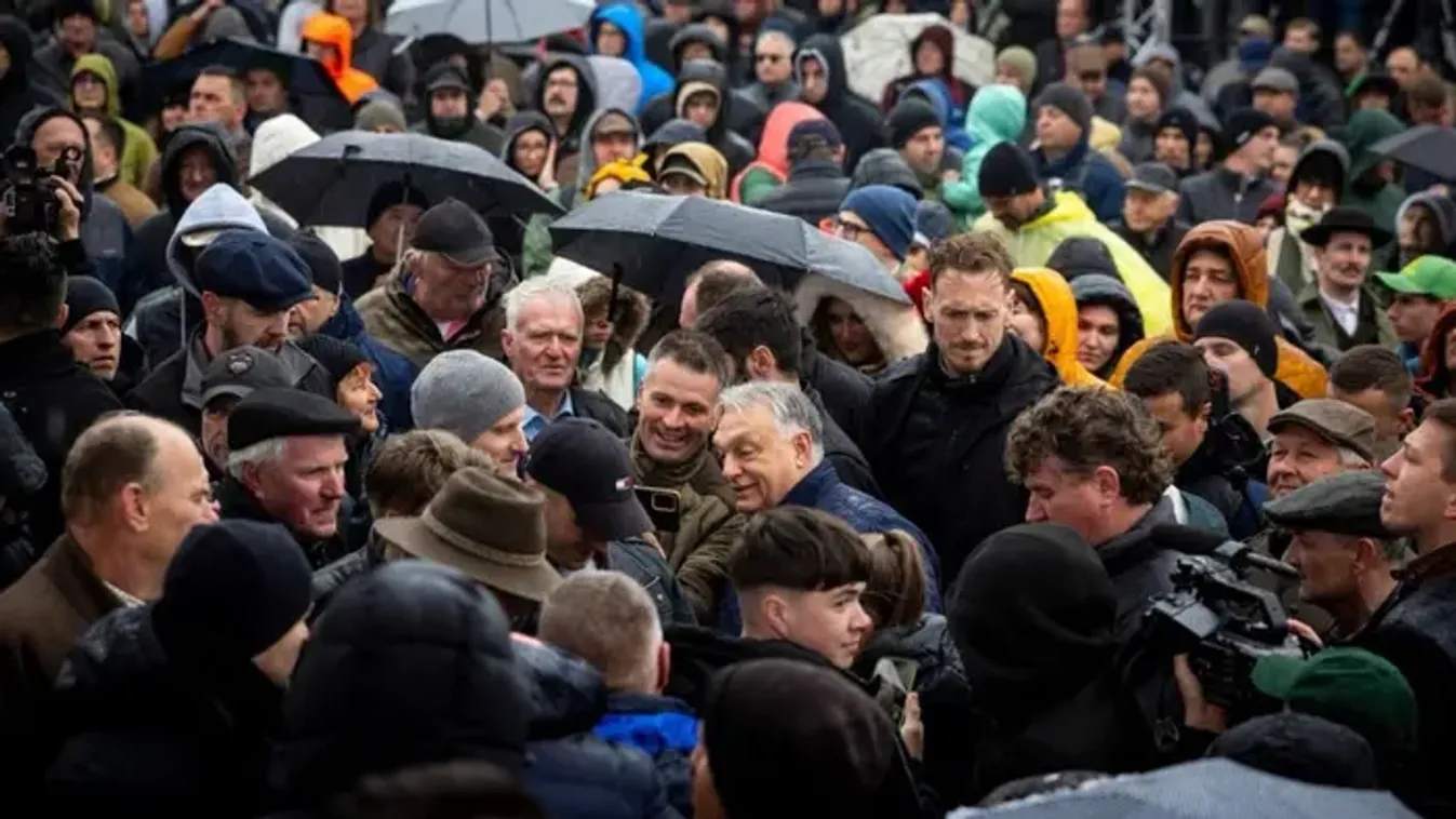 Orbán Viktor a legnépszerűbb pártelnök