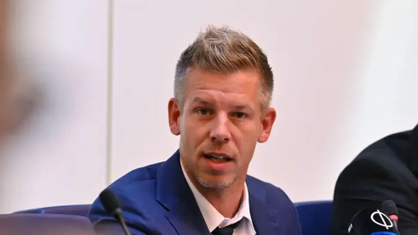 Kiszivárogtak a Medián valódi számai: ők is kényelmes fideszes többségre számítanak