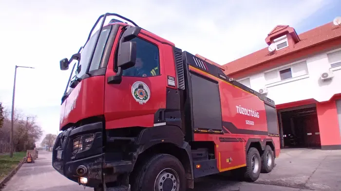 Fogságba esett egy 1 éves gyerek Nyíregyházán, szirénázva rohantak érte