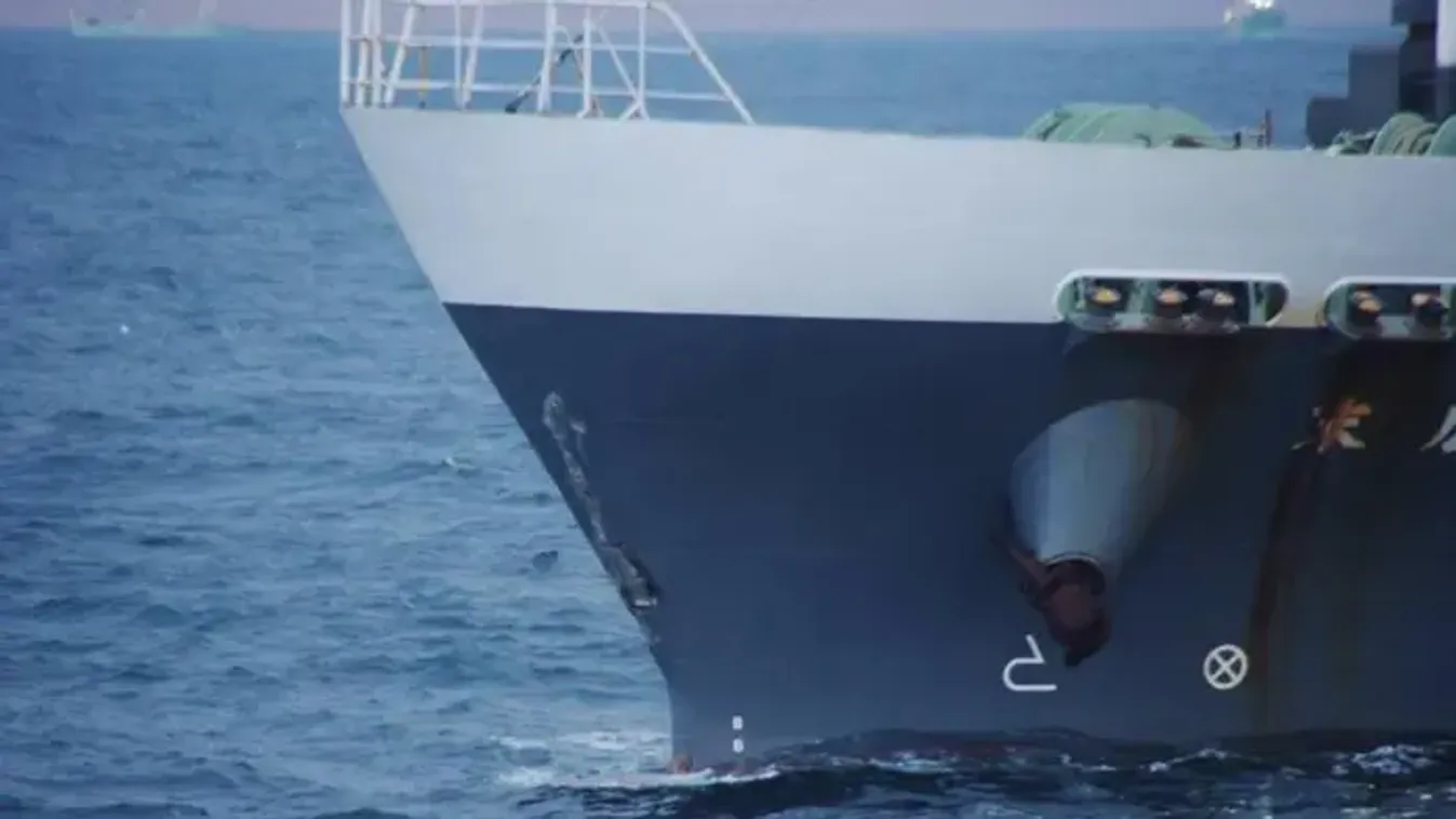 Teherhajóval ütközött össze egy halászhajó Japánban, többen meghaltak