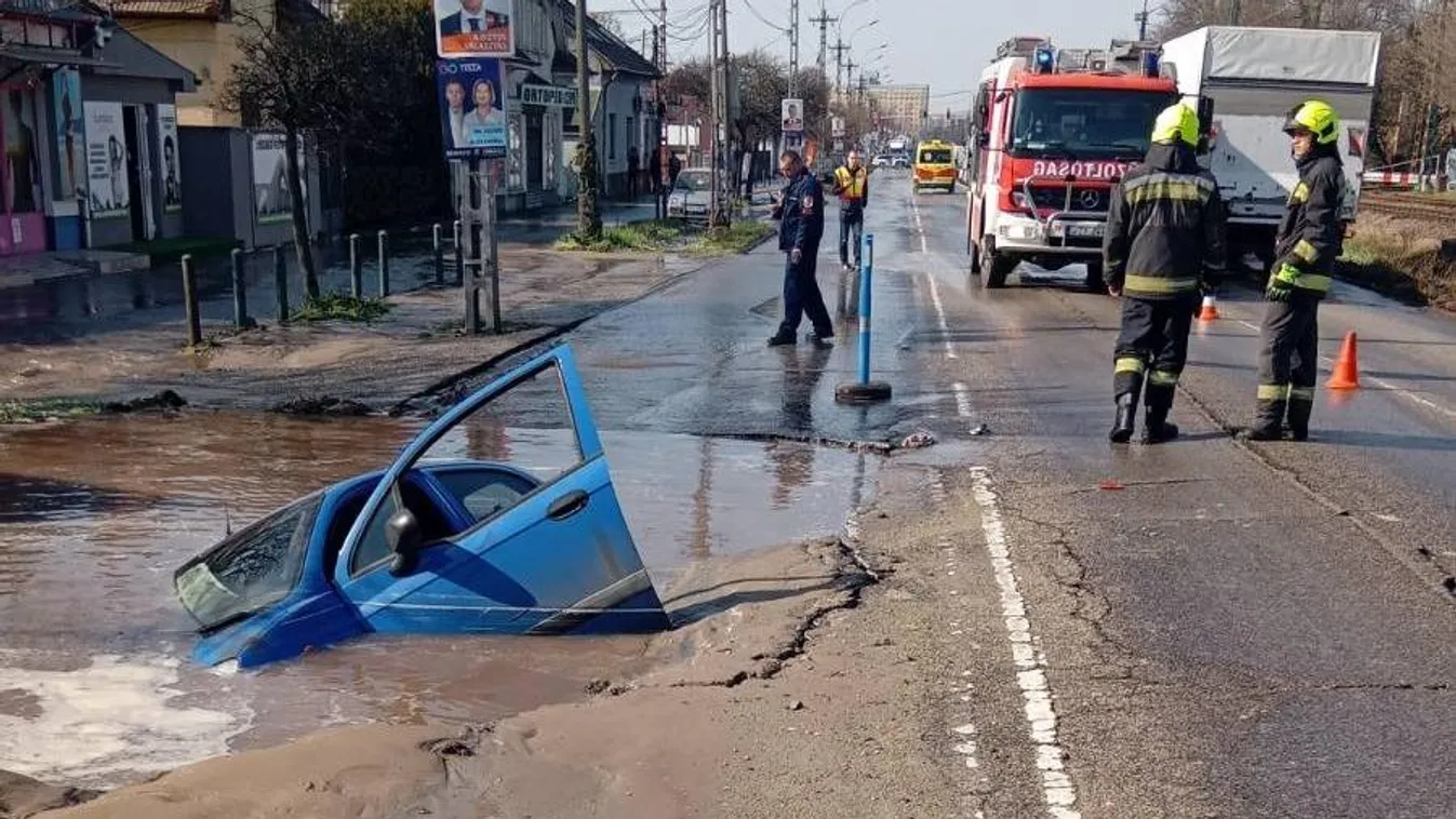 Elnyelt a föld egy autót a 16. kerületben, fotókon a meghökkentő baleset