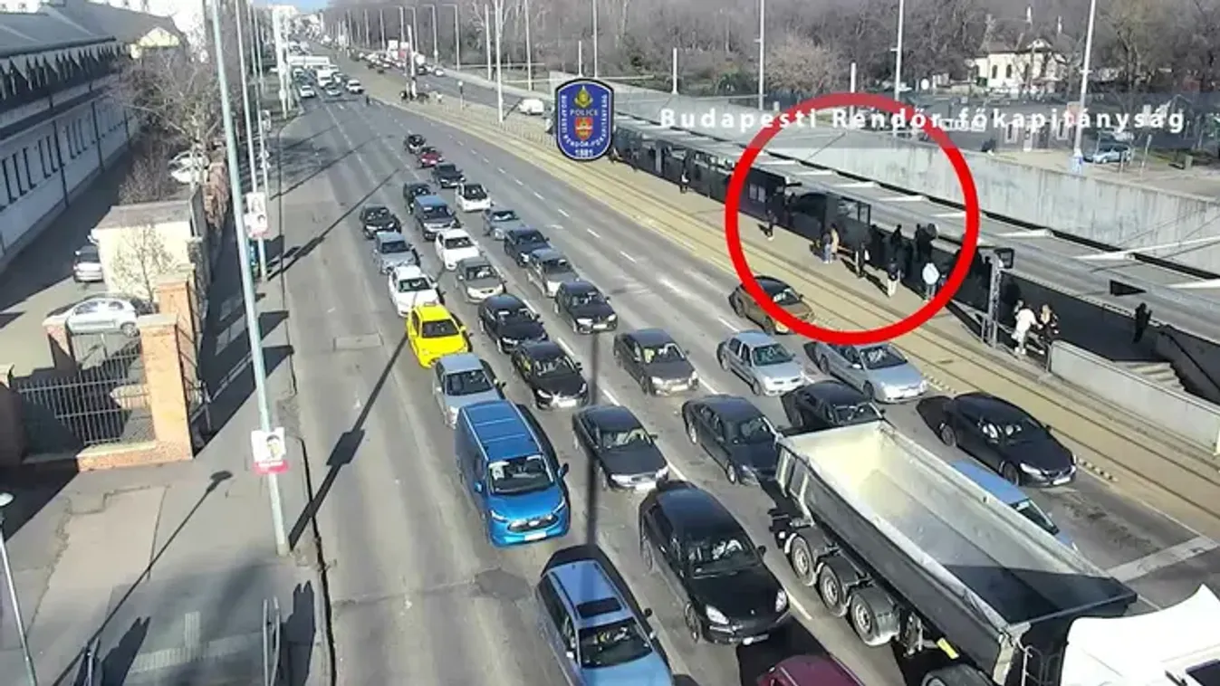 Életveszélyes autós üldözést vettek fel a rendőrök Budapesten