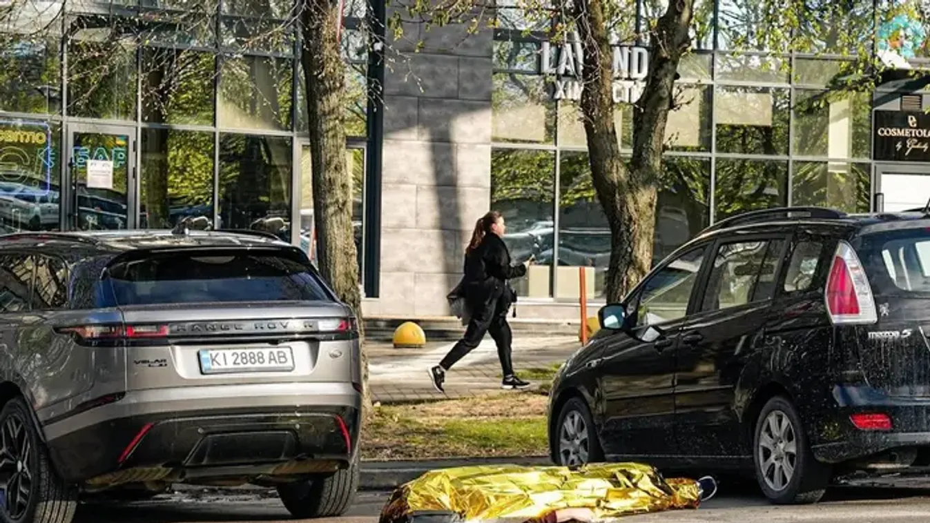 Lőfegyveres támadás és túszejtés történt egy kijevi szupermarketnél, többen meghaltak