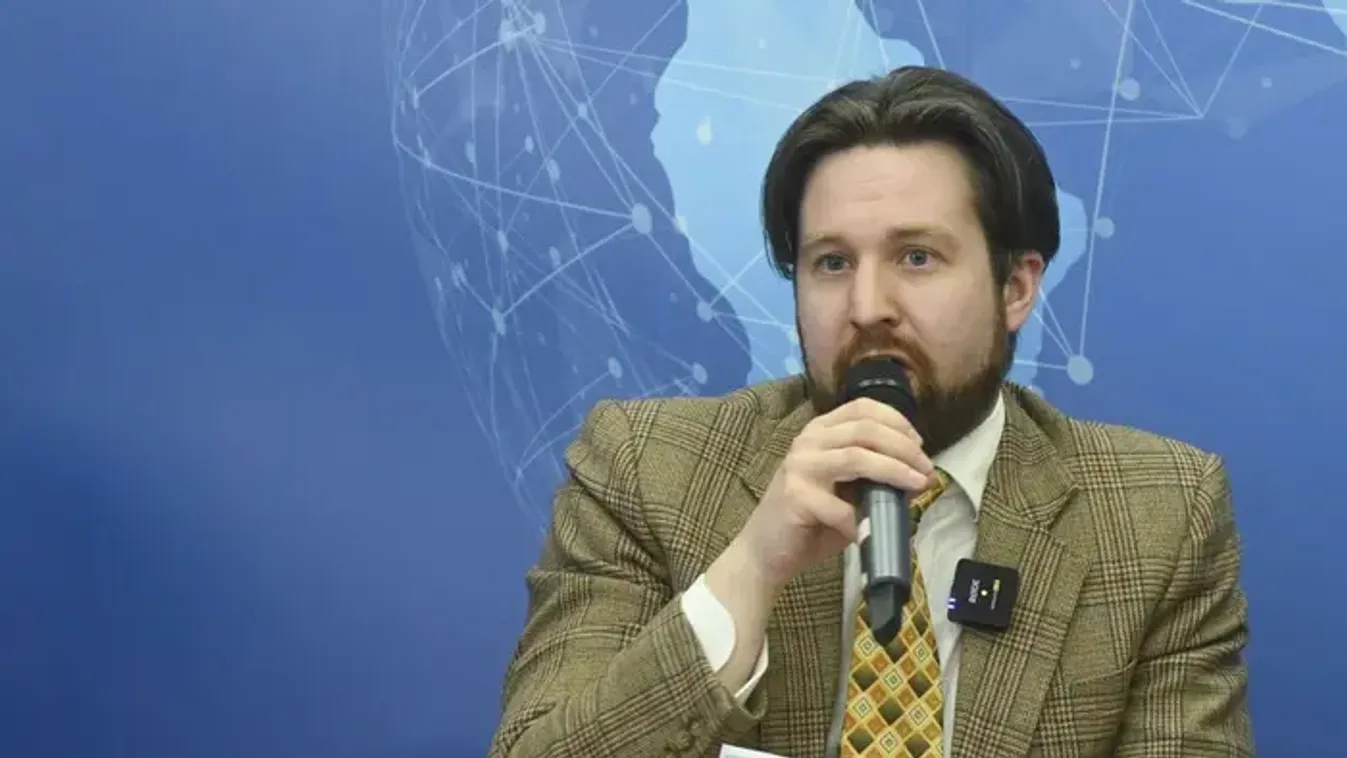 Pilkington: Bizarr összeesküvés-elméletet gyárt a lehallgatási botrányban érintett „újságíró”