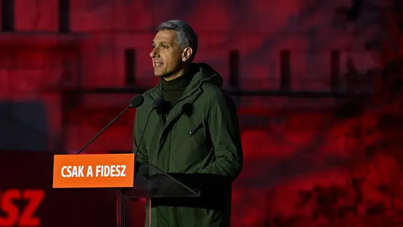 Lázár János: Vasárnap eldől, kimaradunk a háborúból vagy belépünk a háborúba