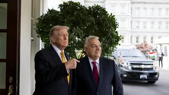 A világ vezetői Orbán Viktor mögött sorakoztak fel, Magyar Péternek legfeljebb Tuskék tapsolnak - videóval