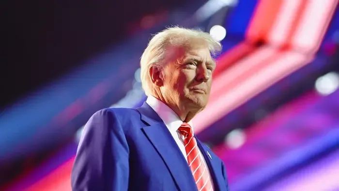 Donald Trump kéthetes tűzszünetet jelentett be