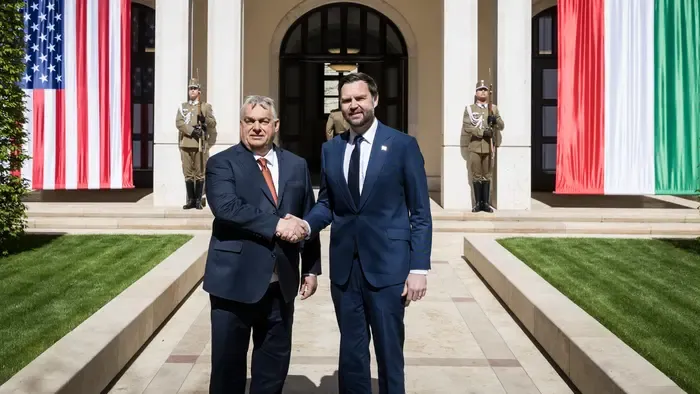 „Európa egyik igazi államférfija” – J. D. Vance méltatta Orbán Viktort Budapesten