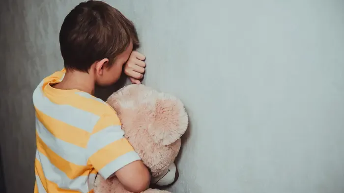 Sajátos nevelési igényű kisgyereket erőszakolt egy váradi gyógytornász