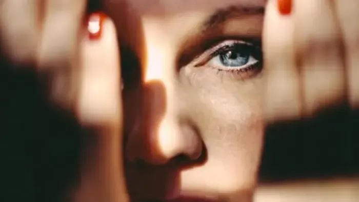 Egy láthatatlan spirál, ami észrevétlenül felemészthet