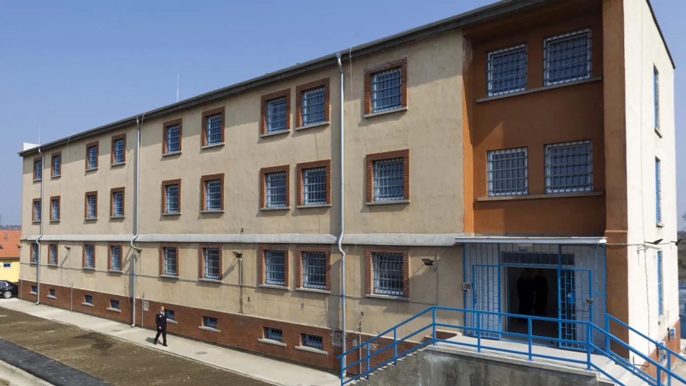 Falon át szökött meg egy elítélt a börtönből Hajdú-Biharban