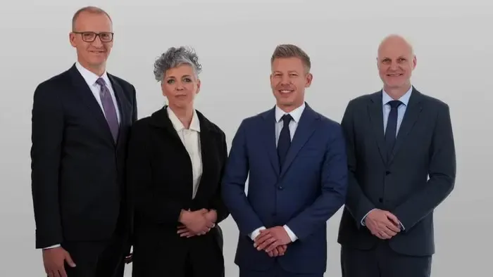 Újabb minisztereket jelentett be Magyar Péter