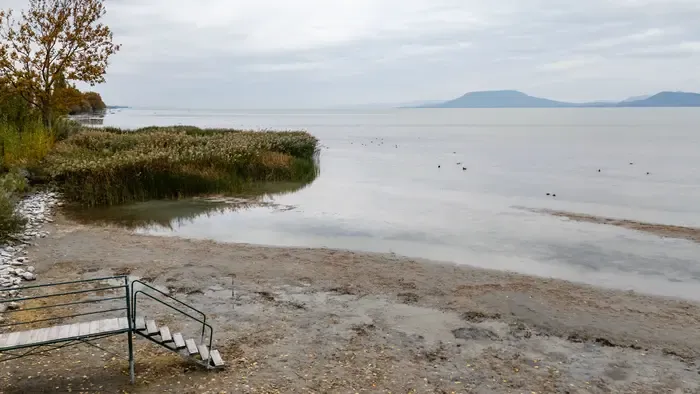 Kijöttek a hivatalos becslések: Ez vár sok magyarra a következő hónapokban