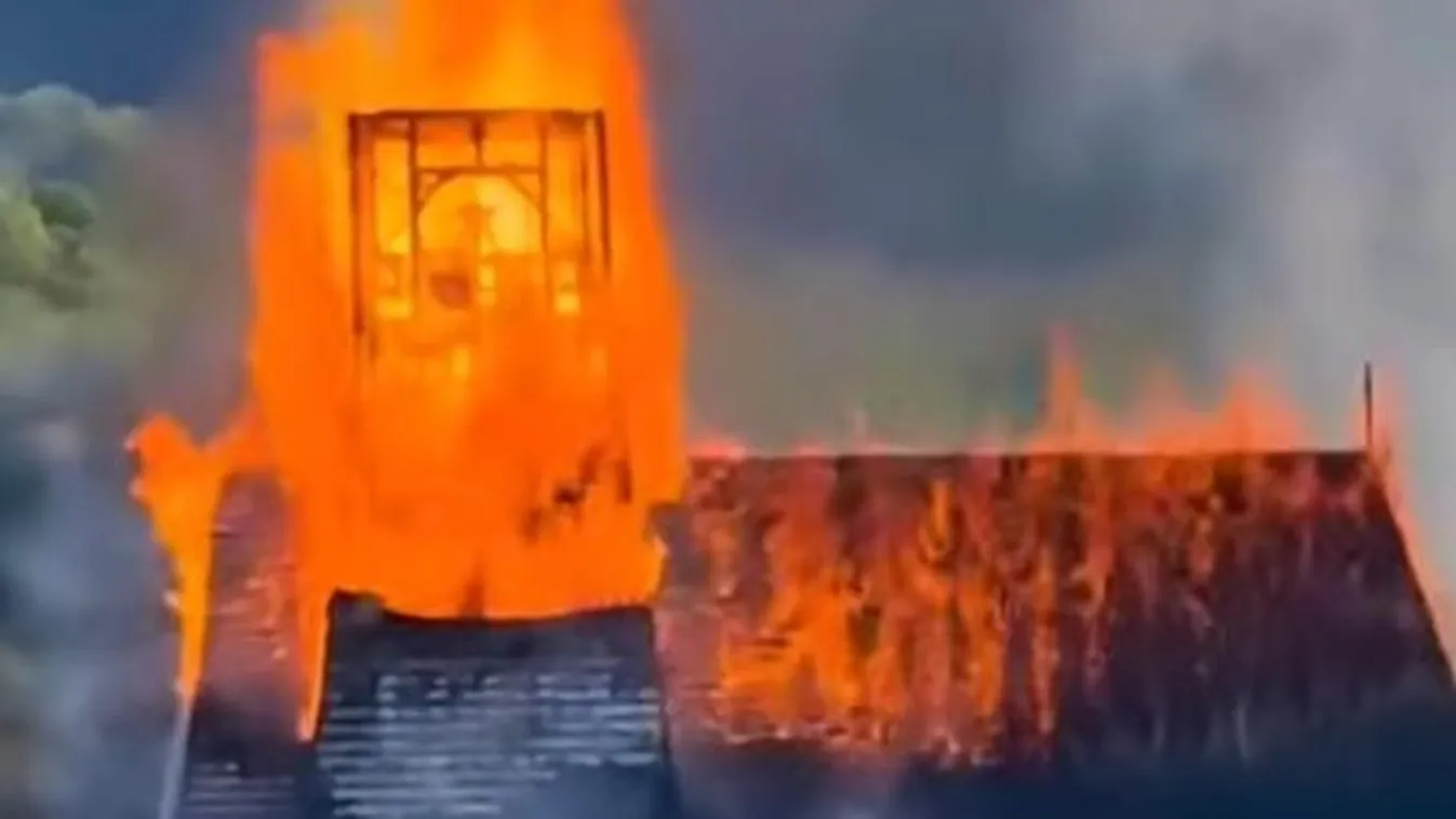 Megrendítő videó: Lángokban áll a dióshalmi templom, több egységet riasztottak