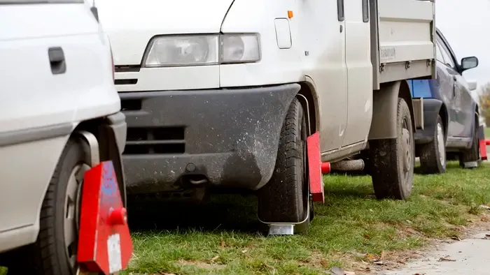 Sorra tűnnek el az autók az utcákról egy magyar nagyvárosban – jobb, ha erről Ön is tud