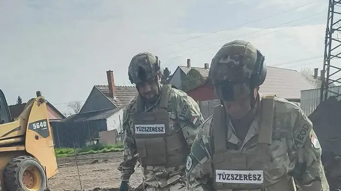 Tűzszerészek siettek Lepsénybe