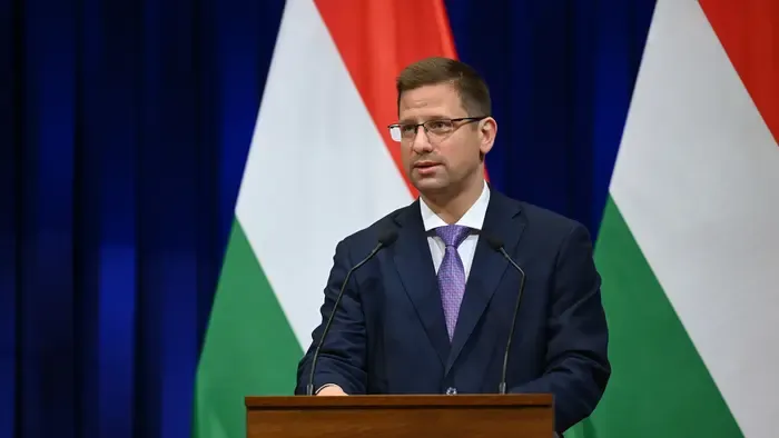 Gulyás: a kormány mindent megtesz a védett üzemanyagár és a rezsicsökkenés megvédése érdekében