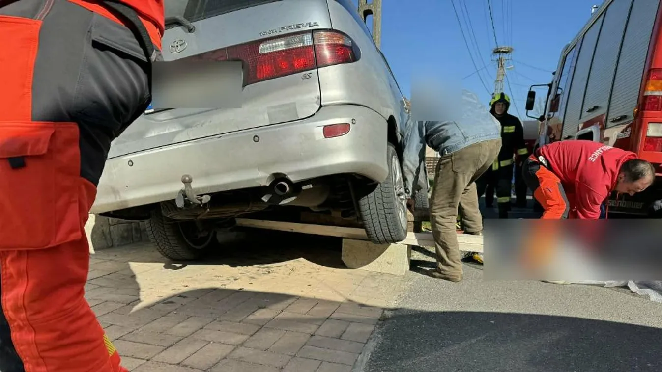 Bizarr baleset, majd élet-halál harc Raposkán – drámai fotók készültek a helyszínen