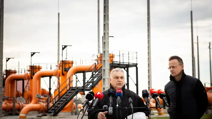 Orbán Viktor Kiskundorozsmán ellenőrizte a Török Áramlat megerősített katonai védelmét