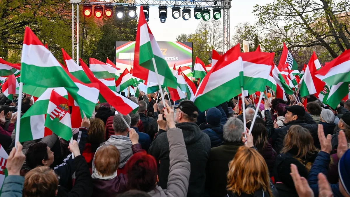 Orbán Viktor miniszterelnök, a Fidesz elnöke országjárásának szentesi állomásán, a Kossuth téren 2026. április 1-jén