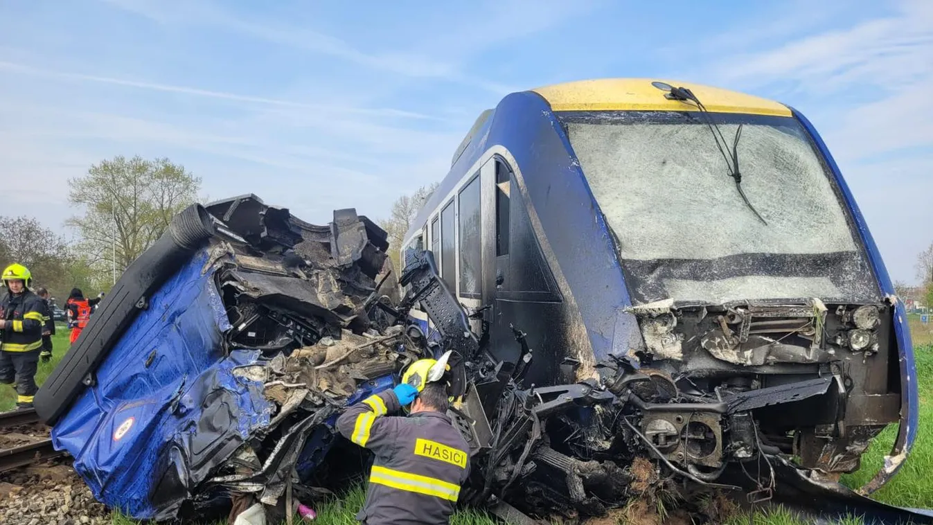 Halálos vonatbaleset történt, felkavaró fotókon a dunaszerdahelyi tragédia