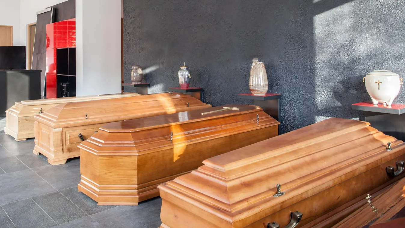 Gyerekek hamvaival csalt egy temetkezési vállalkozó