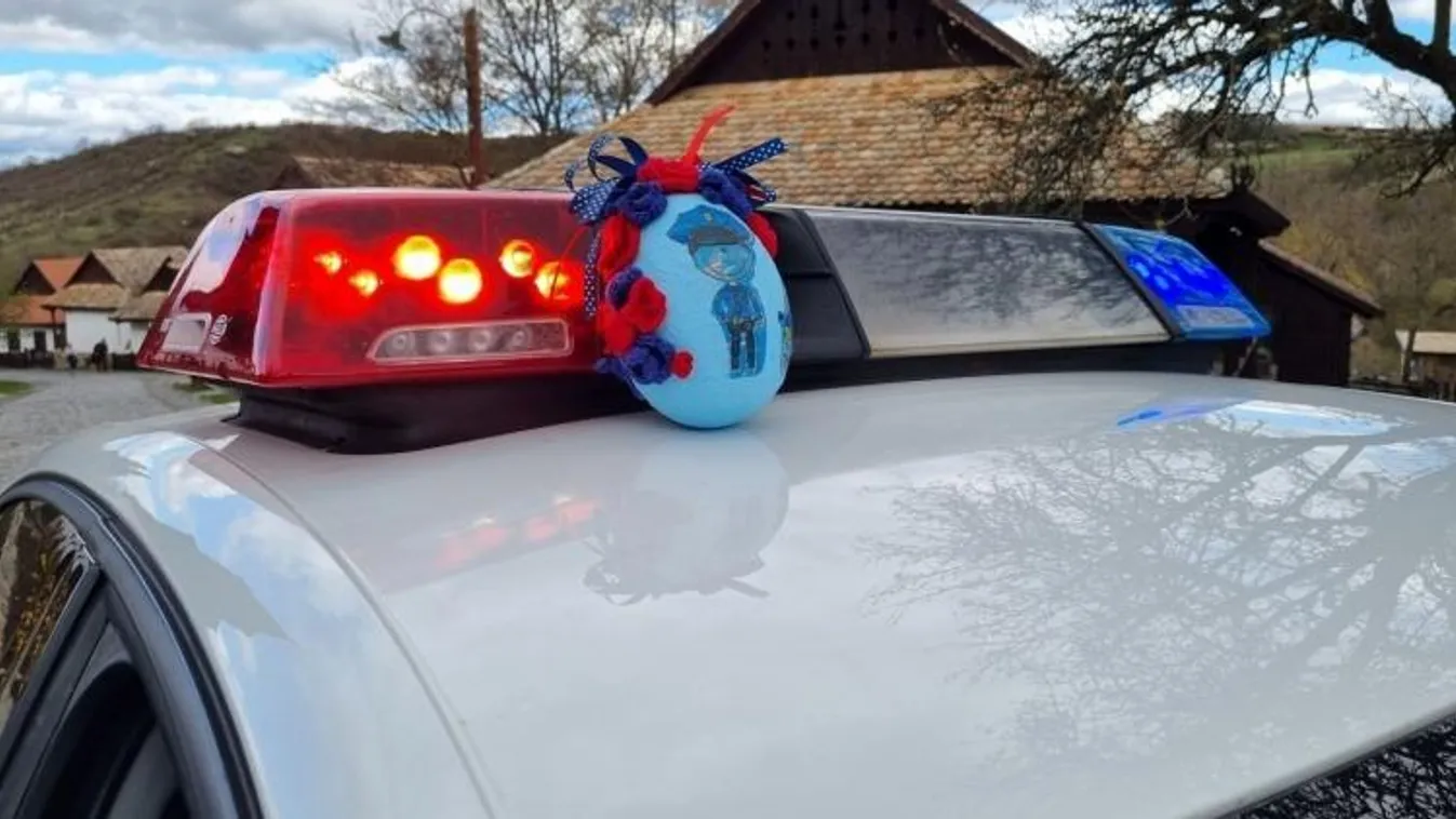 Húsvéti dallal rukkoltak elő a rendőrök - Videó