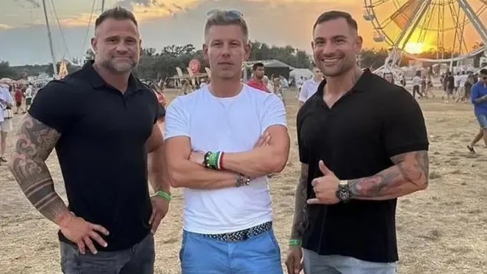 Verőlegényeket toborzott Magyar Péter