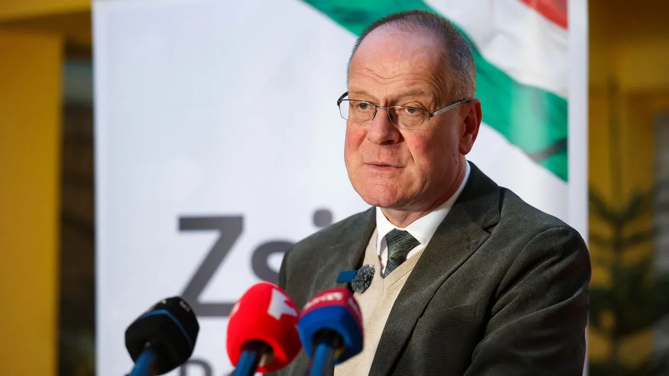 Gratulált ellenfelének Navracsics Tibor