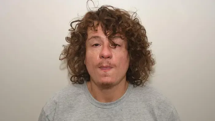 Öntöttvas tűzhelyráccsal verte agyon barátnőjét