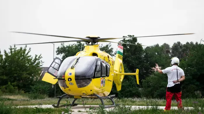 Súlyos baleset Csonkamindszentnél, mentőhelikopter landolt