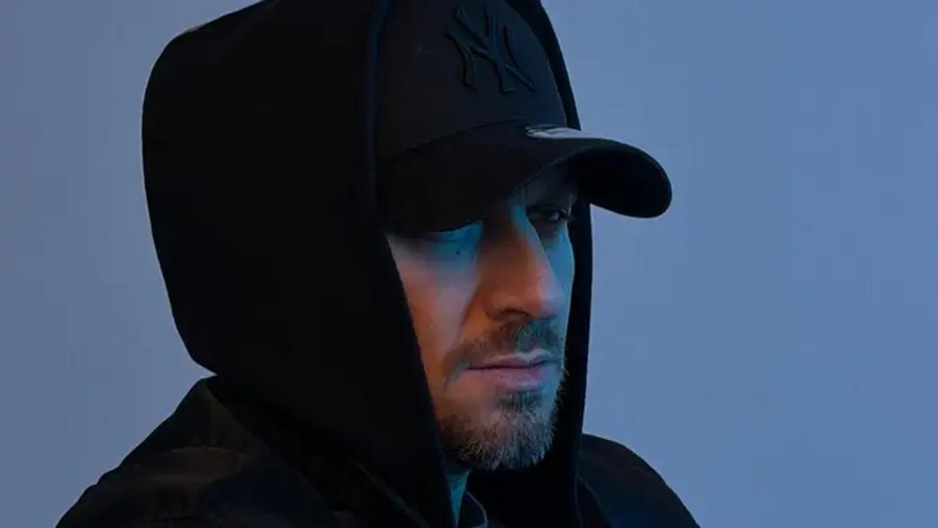 „Elmondok egy hatalmas titkot…” – Üzenetével sokkolta rajongóit Vastag Csaba