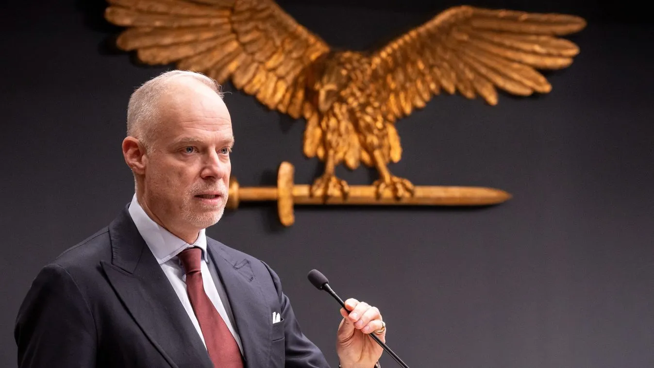 A miniszter tette helyre a rémhírterjesztő Magyar Pétert: Csádi misszió nincs, ez választási kamu!