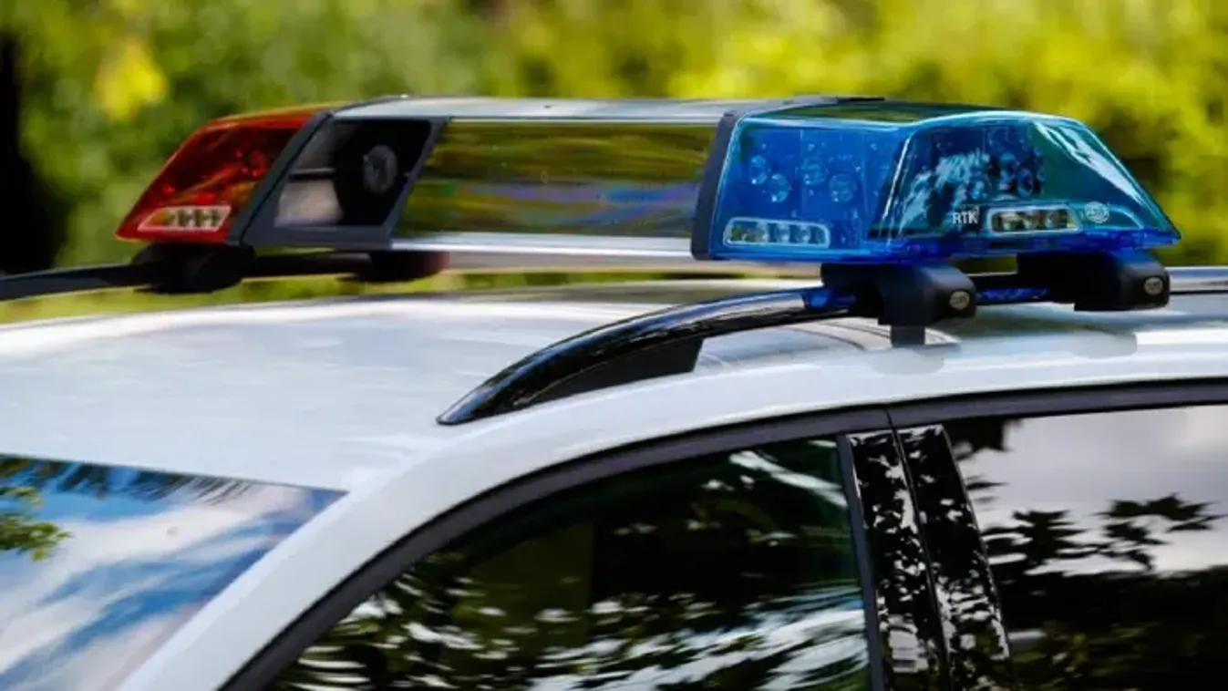 Hátborzongató csomag a vonaton: A rémísztő felirat nem hazudott