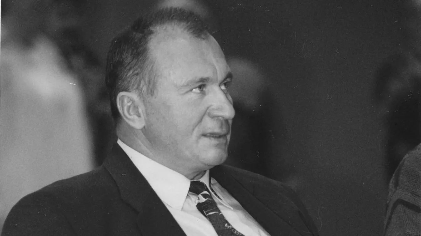 Szomorú hírt közöltek: meghalt Ambrus László