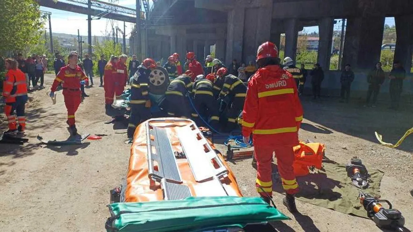 Felüljáróról zuhant le az autó, megismétlődőtt a halálos tragédia - Fotó