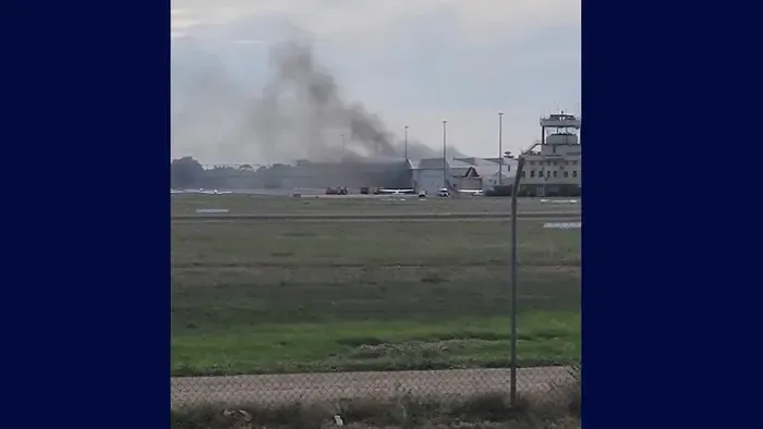 Repülőgép csapódott egy hangárba, videón a halálos tragédia